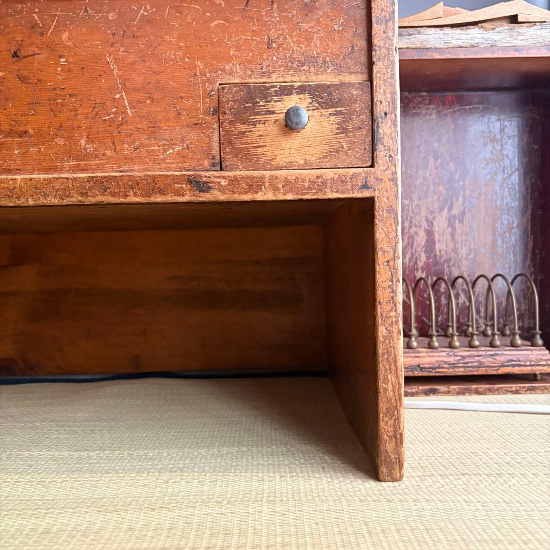 昭和時代の日本和室で使われていた木製の机 時代物　古道具