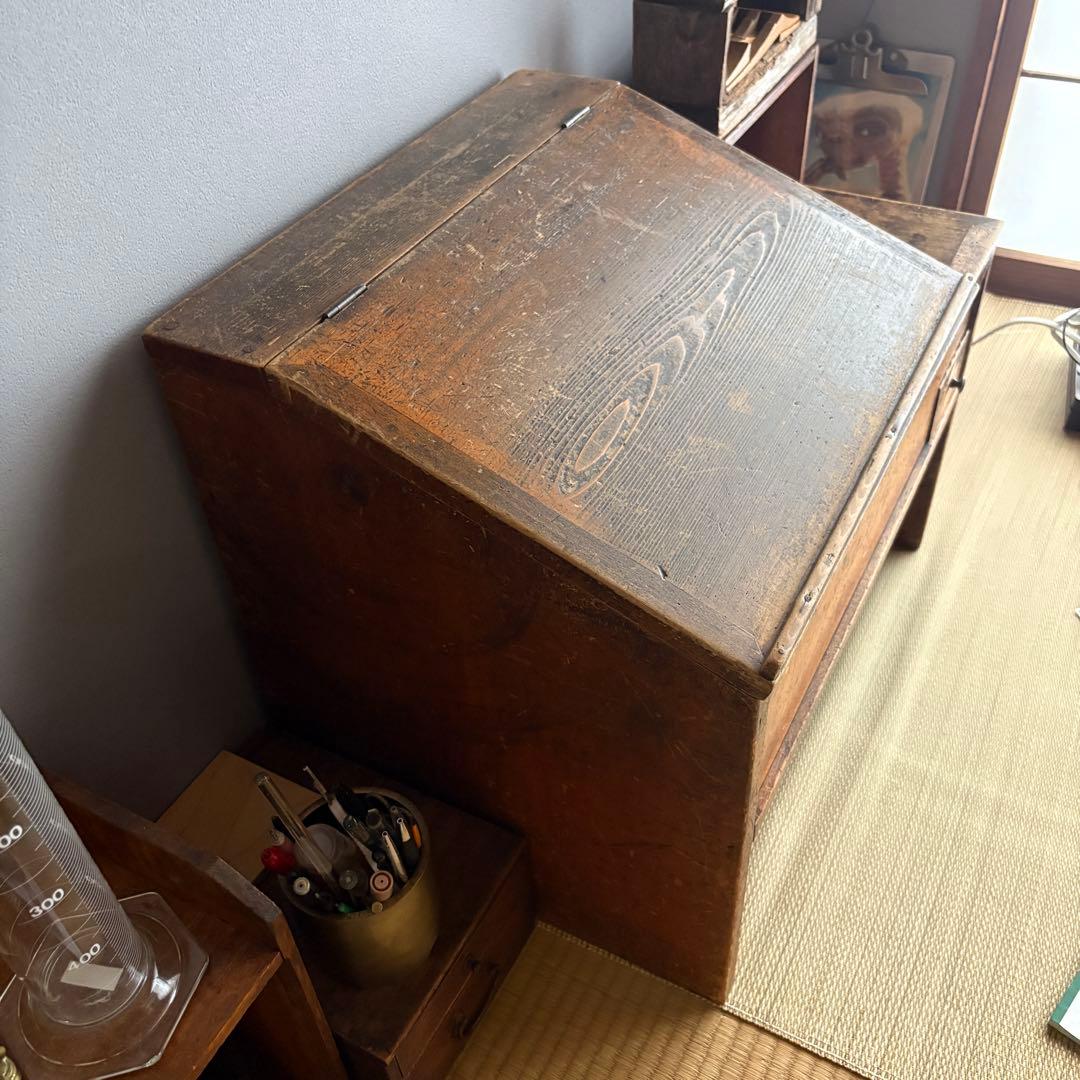 昭和時代の日本和室で使われていた木製の机 時代物　古道具