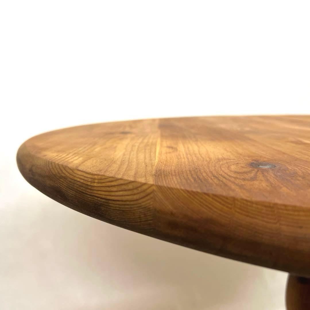 円テーブル・古いパイン材　　　　直径95cm・高さ73cm