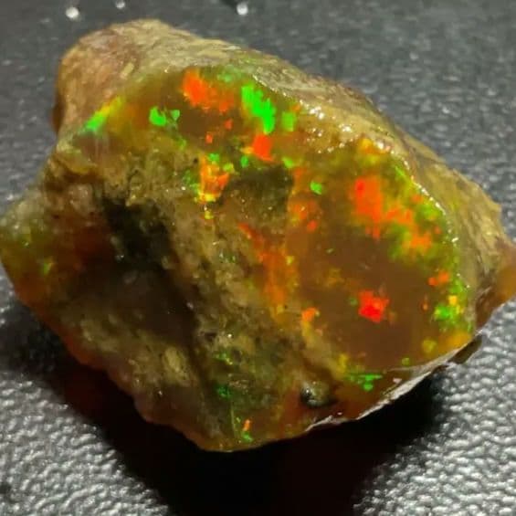 【35CT】エチオピア　オパール　原石　オレンジ　赤　緑　鉱物標本