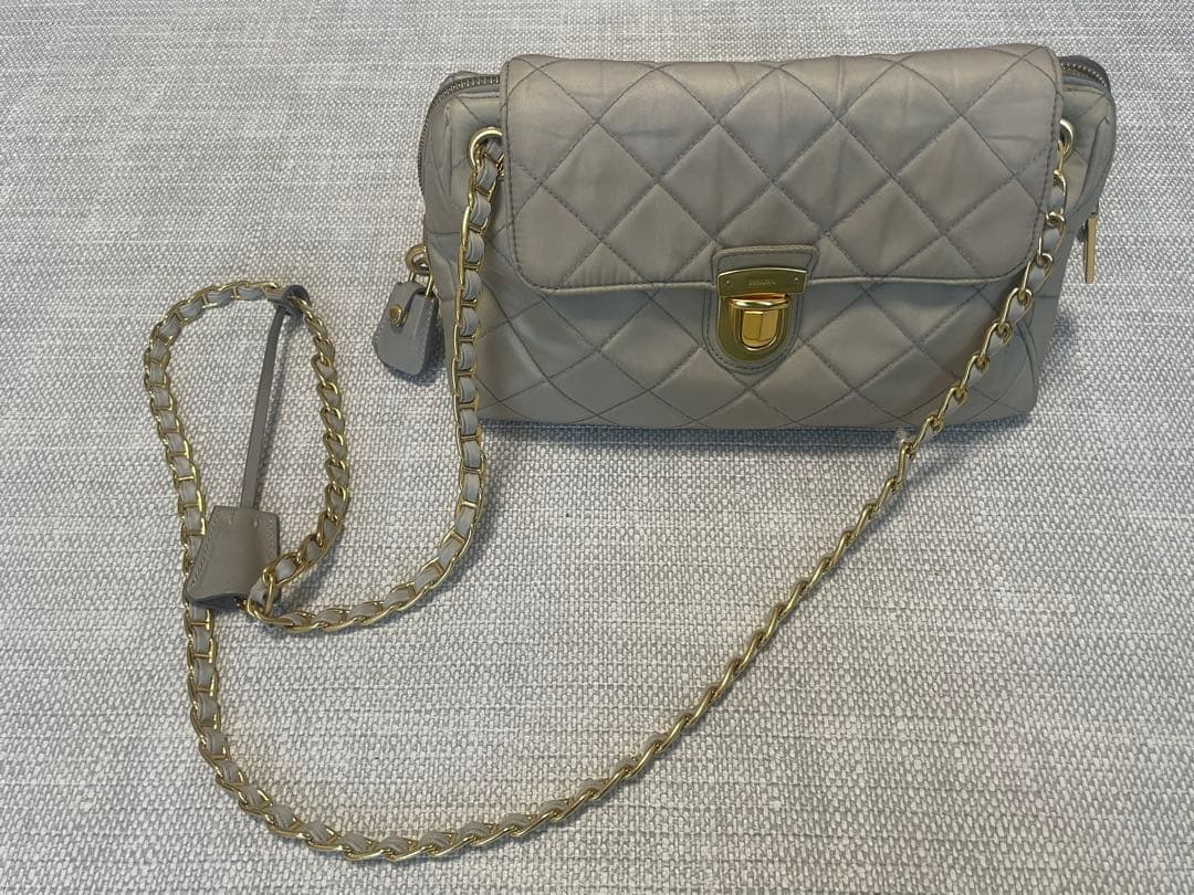PRADA グレー ショルダーバッグ