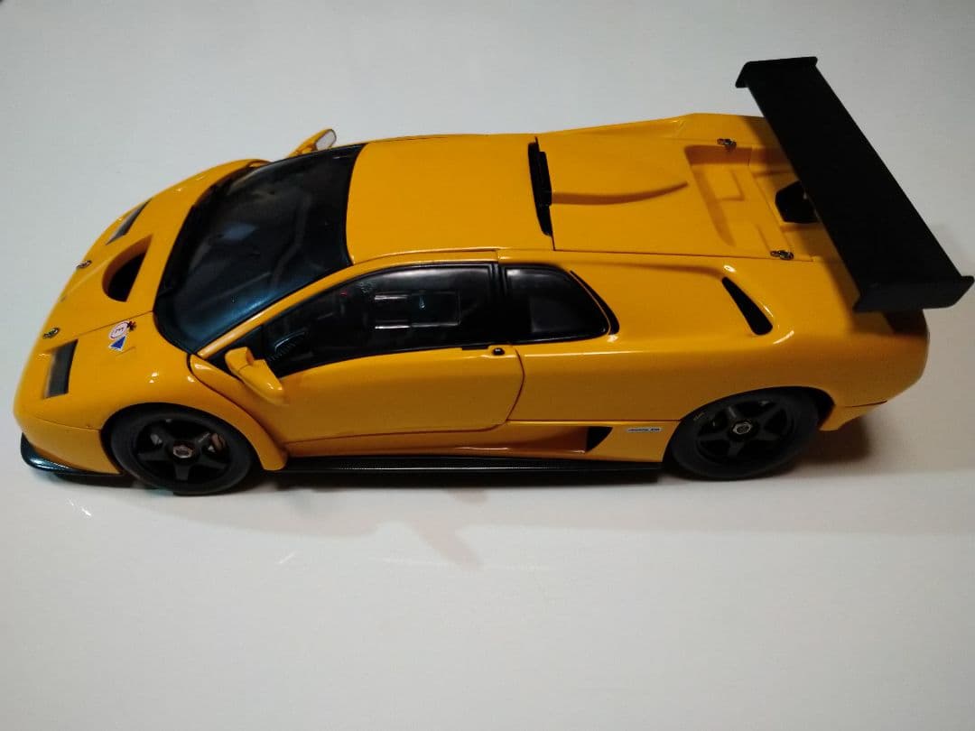 車　ＡＵＴＯ・Ａｒｔ　1/18　Ｌａｍｂｏｒｇｈｉｎｉ　Ｄｉａｂｌｏ　ミニカー