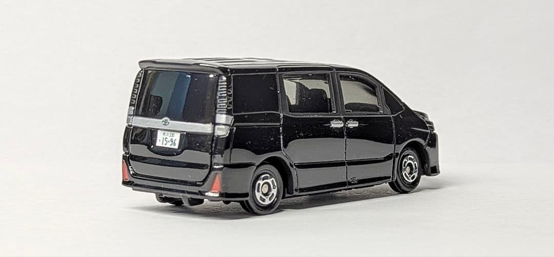 〘改造〙トミカ 115 ヴォクシー 煌3 80系 202ブラック
