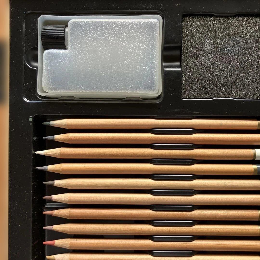 Aqua ★Liner色鉛筆セット　40本　ぬりえ