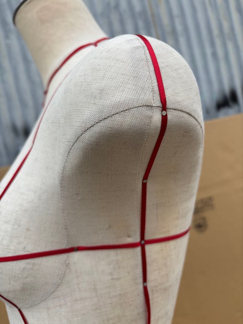 夢八トルソー　トルソーボディマネキン　ボディーライン入り洋装ソーイング卓上