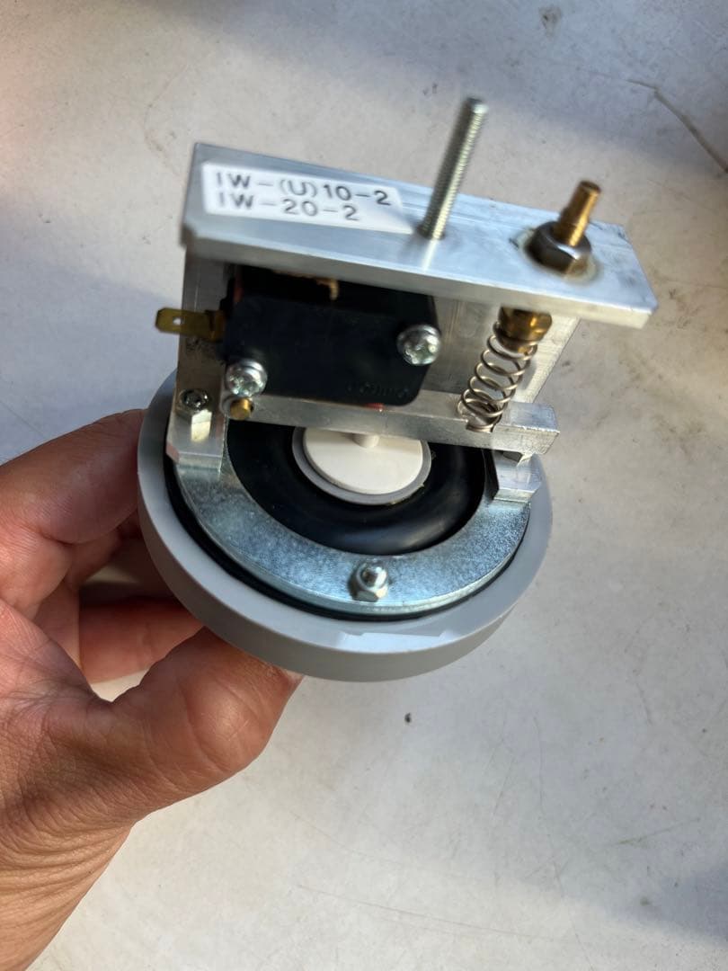 湧清水用　圧力スイッチ