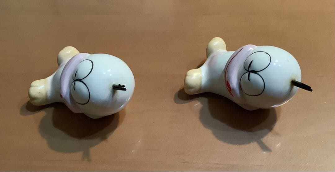 寝そべりQ太郎　陶器フィギュア 2個セット　レアグッズ