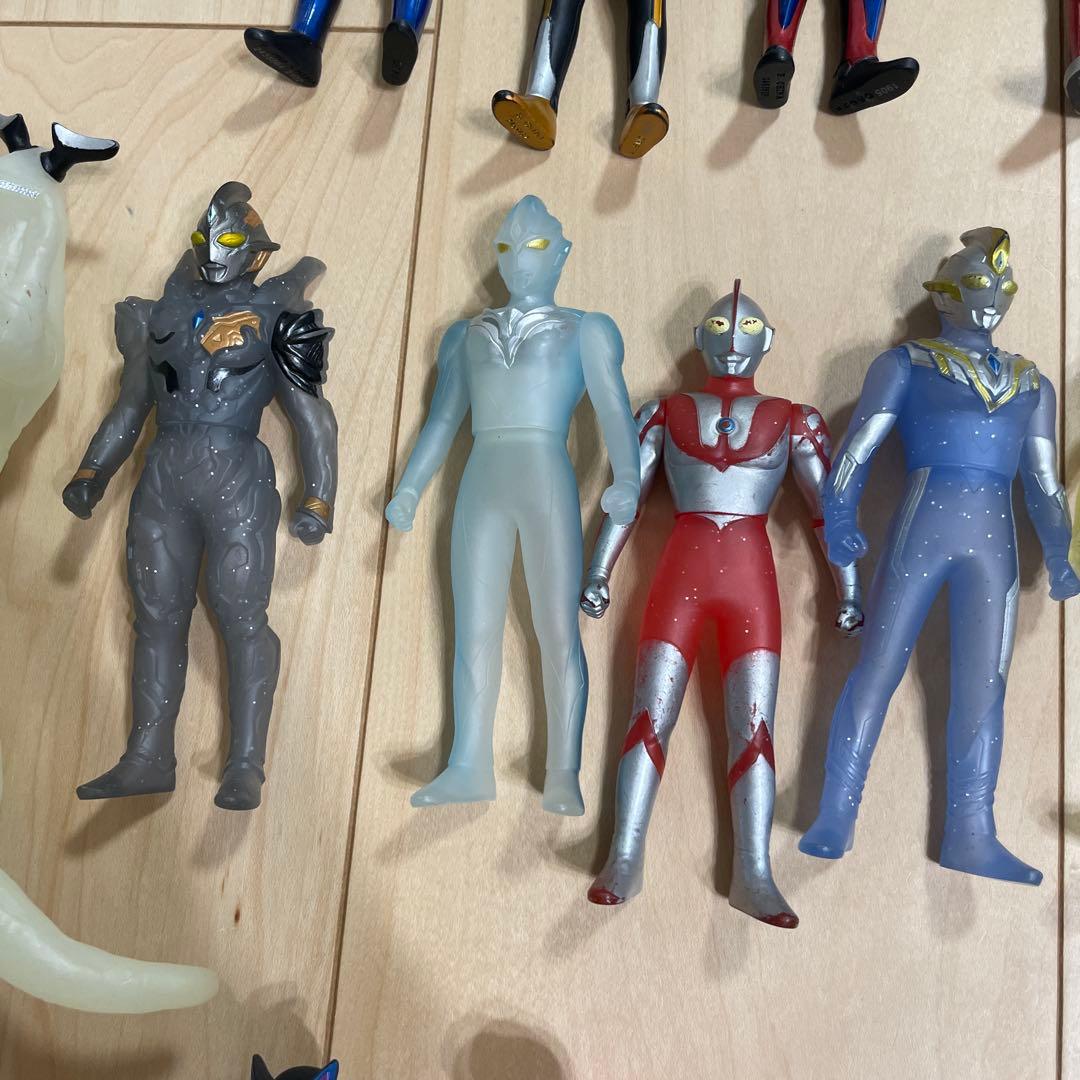 ウルトラマンフィギュア、その他ヒーロー130体ほど