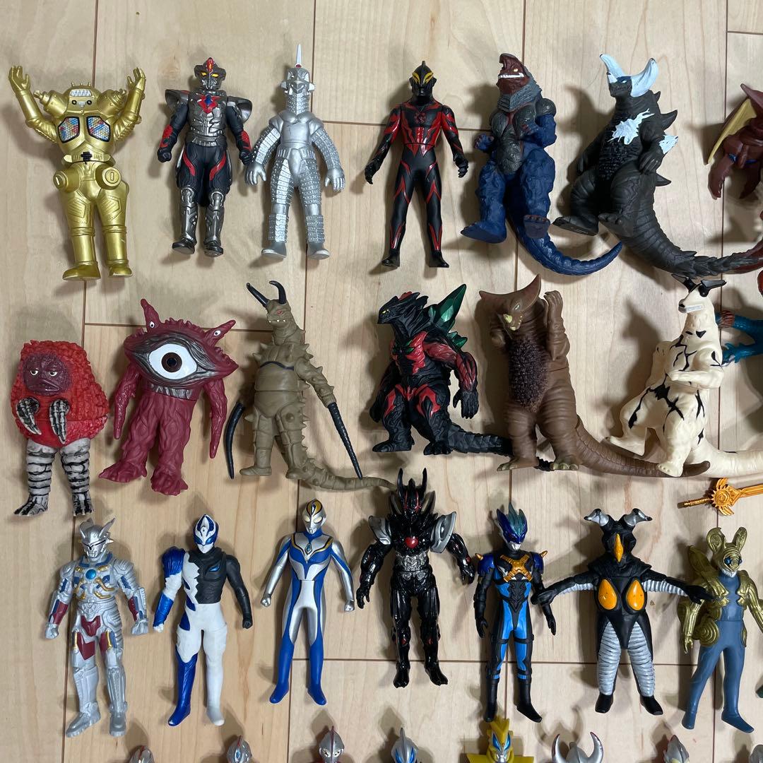 ウルトラマンフィギュア、その他ヒーロー130体ほど