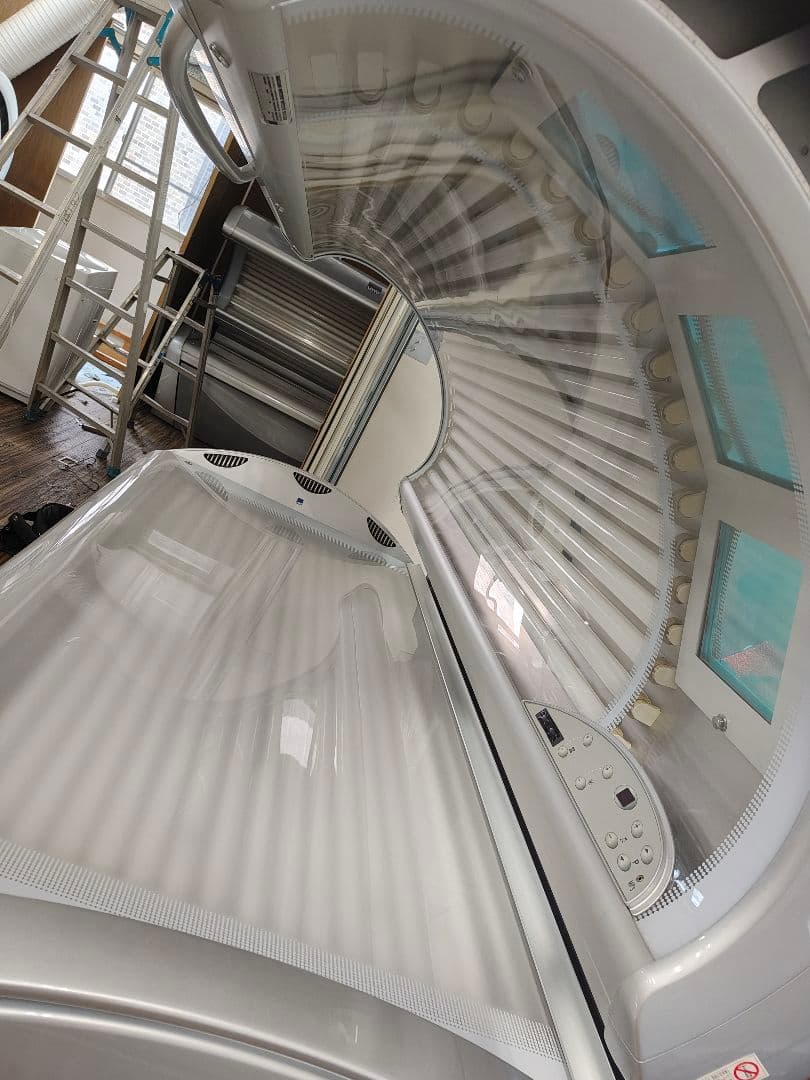 uwe LOTUS タンニングベッド 日焼けマシン