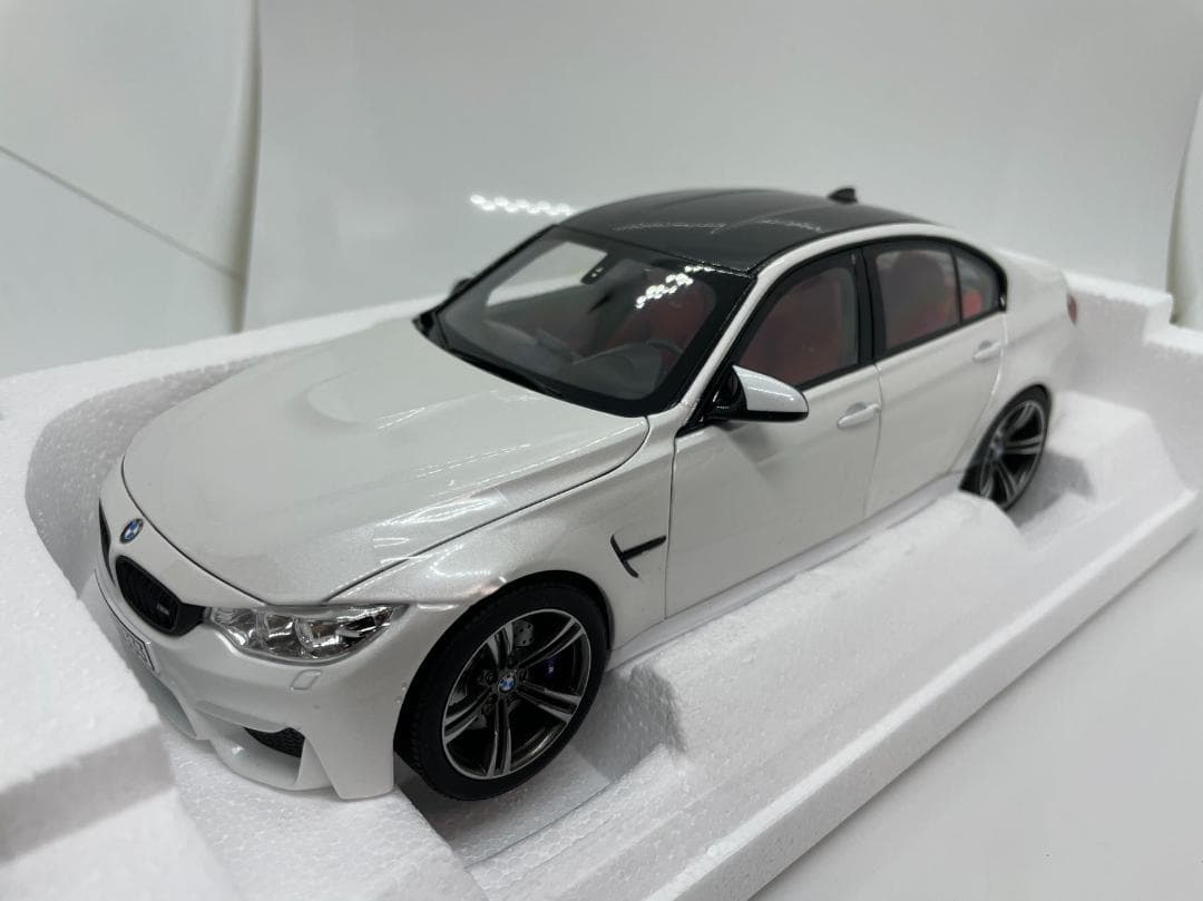304-035 ノレブ 1/18 BMW M3 Competition 2017