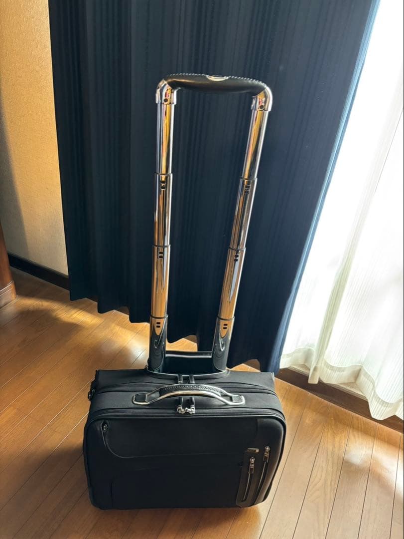 ムラー 美品☆TUMI ホイールドキャリーケース