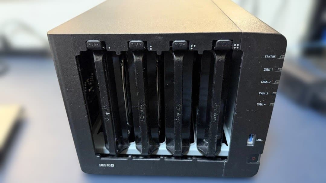 Synology DS916+ NAS 8GBメモリ DSM7.3.2対応