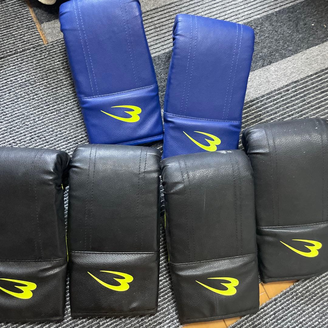 8/31処分予定の為最終値下げ　　新品、中古品、パンチングミット 他グローブなど