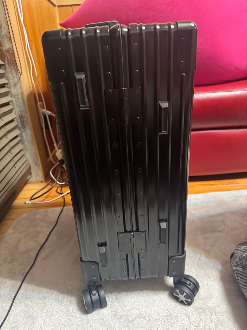 新品未使用　アルミ製　ブラック キャリーケース　9567