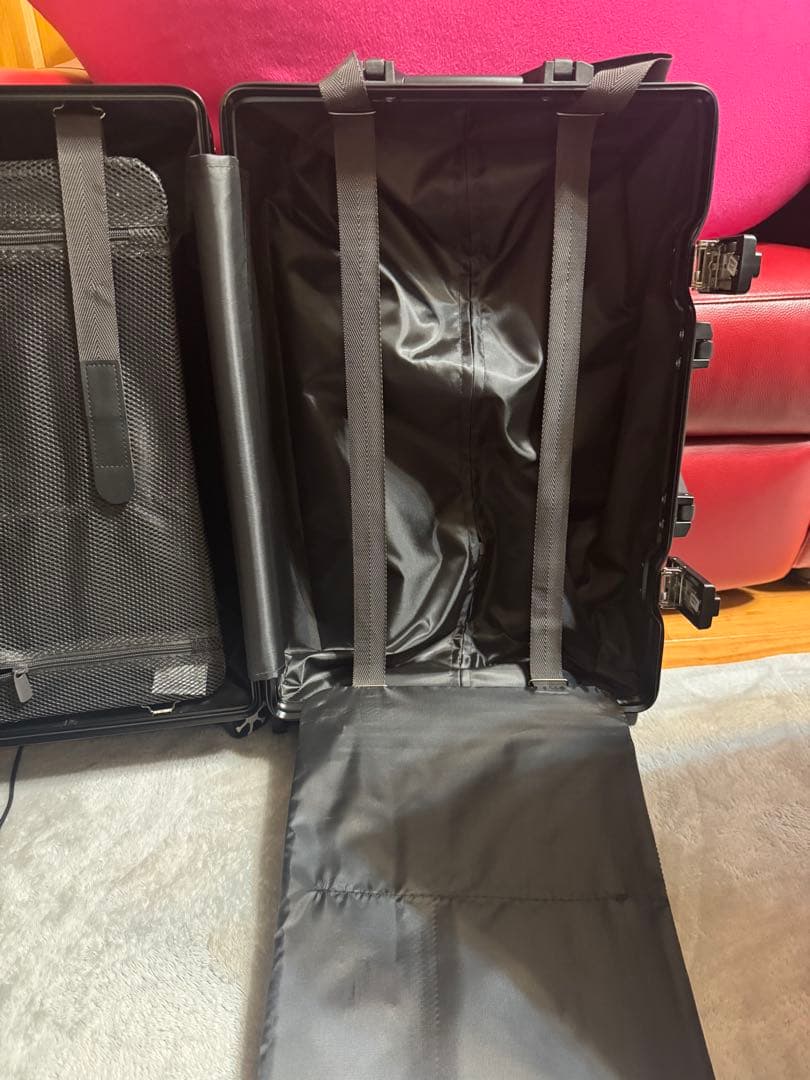 新品未使用　アルミ製　ブラック キャリーケース　9567