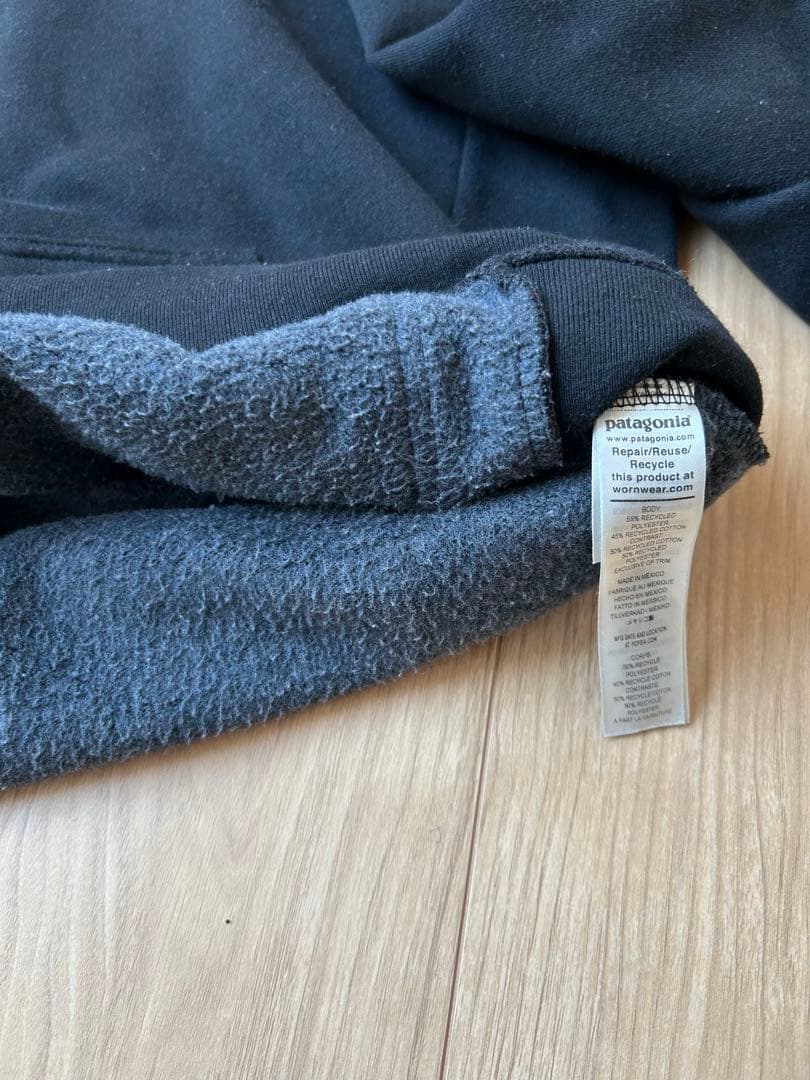 Patagonia ブラック パーカー　M