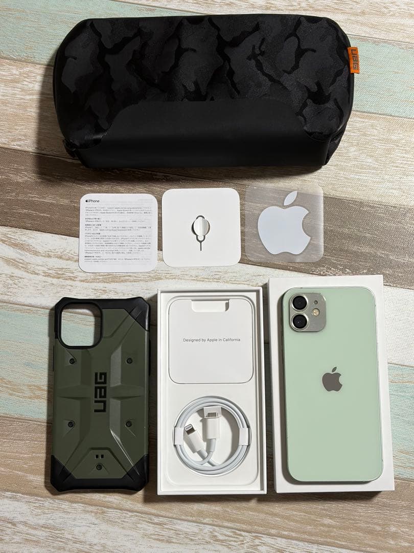 Apple iPhone 12 128GBミントグリーン UAGケースとポーチ