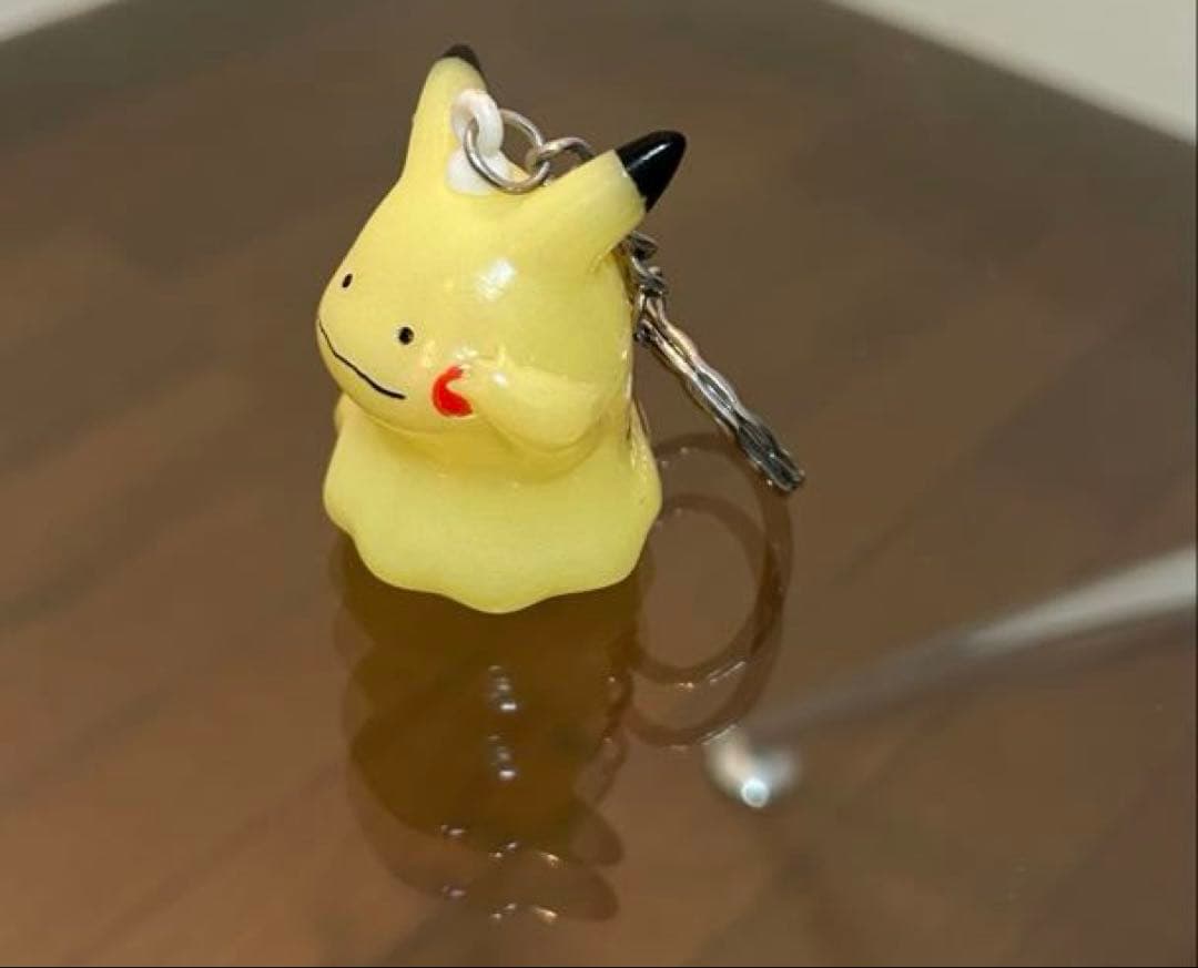 【セール・希少】ピカチュウ へんしんメタモン キーホルダー ポケモン