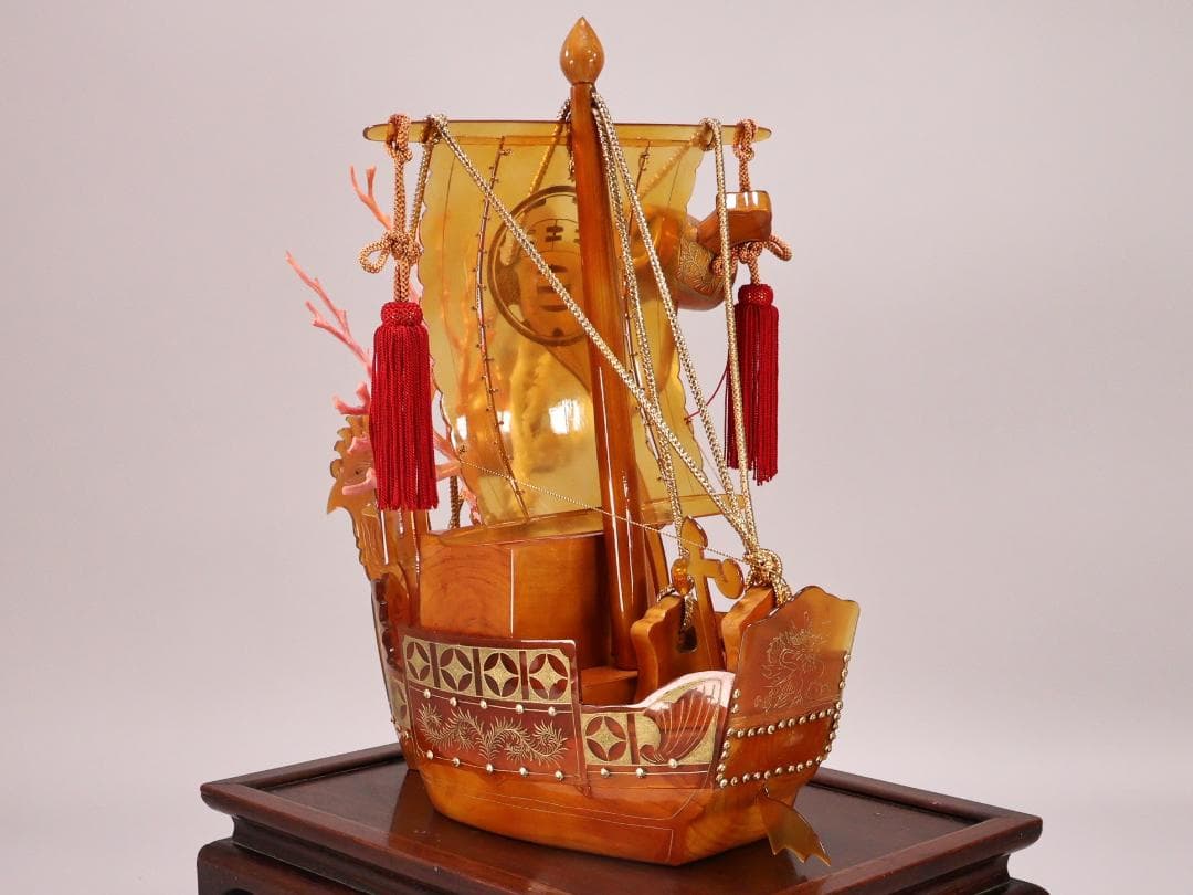 BK194　本鼈甲 「 鳳凰宝船 」 寶船　べっ甲　置物　床飾　珊瑚細工　台付