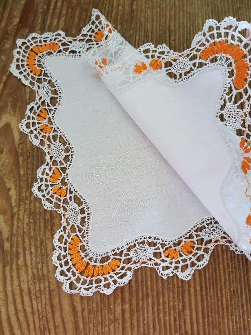 アンティークフランス 透かしレース スカラップフリル装飾 リネンクロス ドイリー