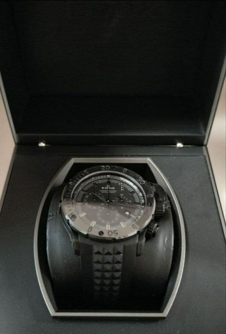 【週末限定値引き】EDOX クロノオフショア1 10周年限定モデル　ブラック