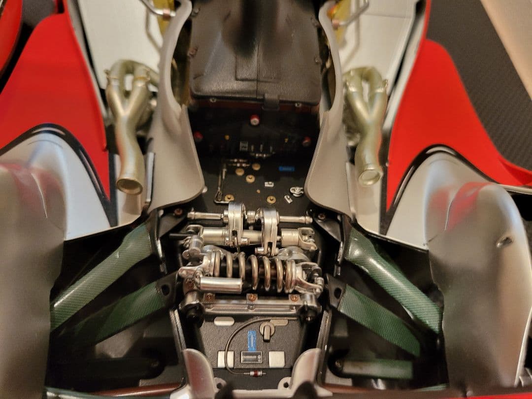 ディアゴスティーニ完成品　1/8 マクラーレンMP4-23　ハミルトン