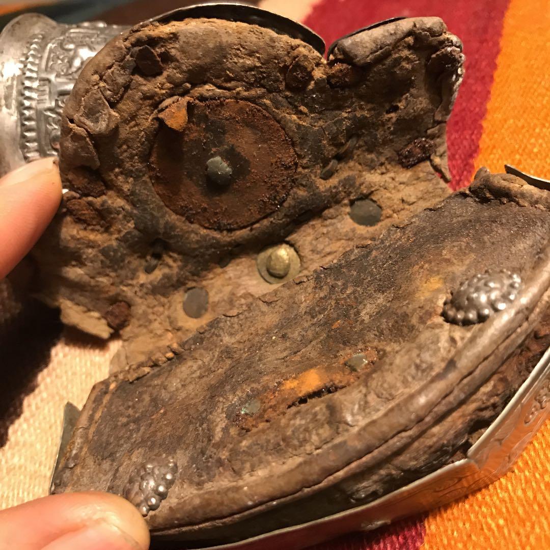 チベッタントルコ石　アンティークレザークラフト　シルバーワーク