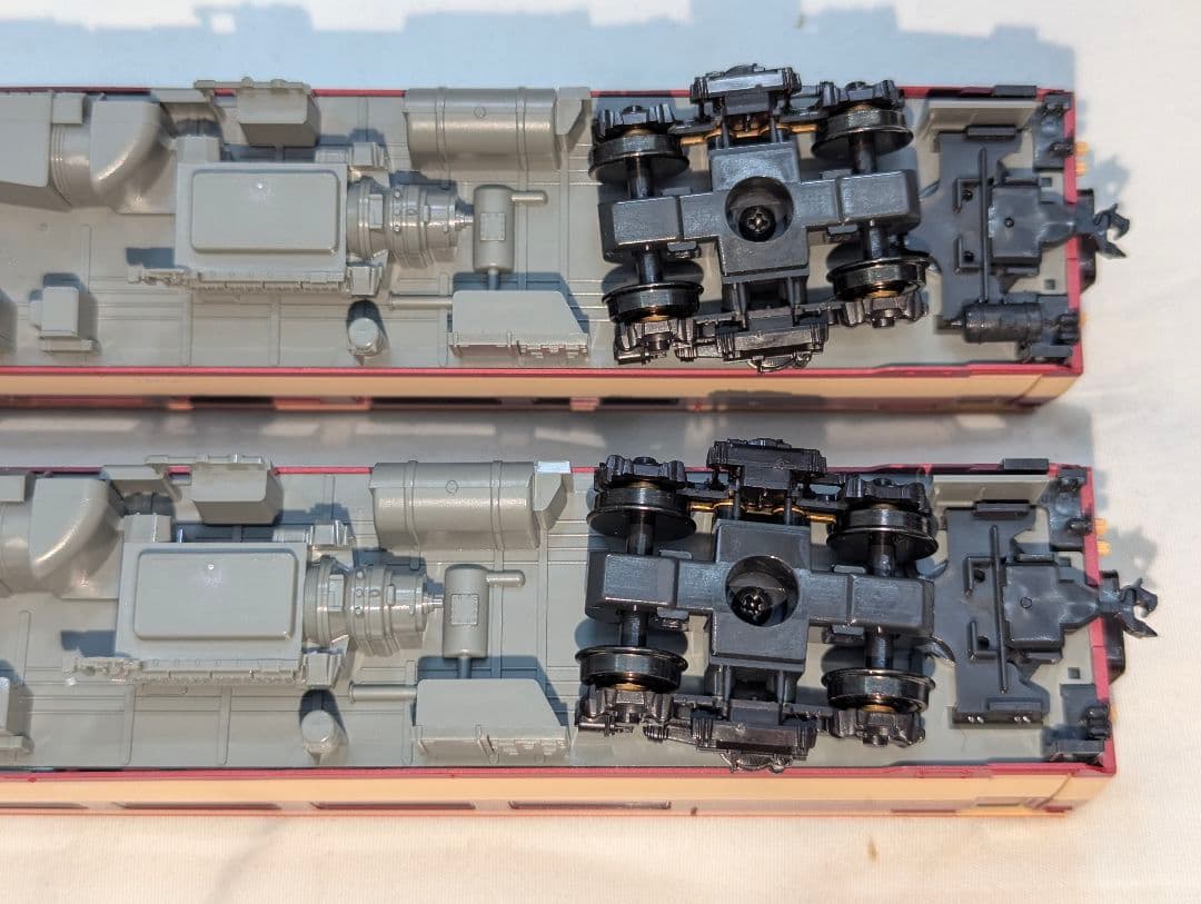 KATO　キハ８１ 【1-612】　HOゲージ　2両セット　純正室内灯点灯