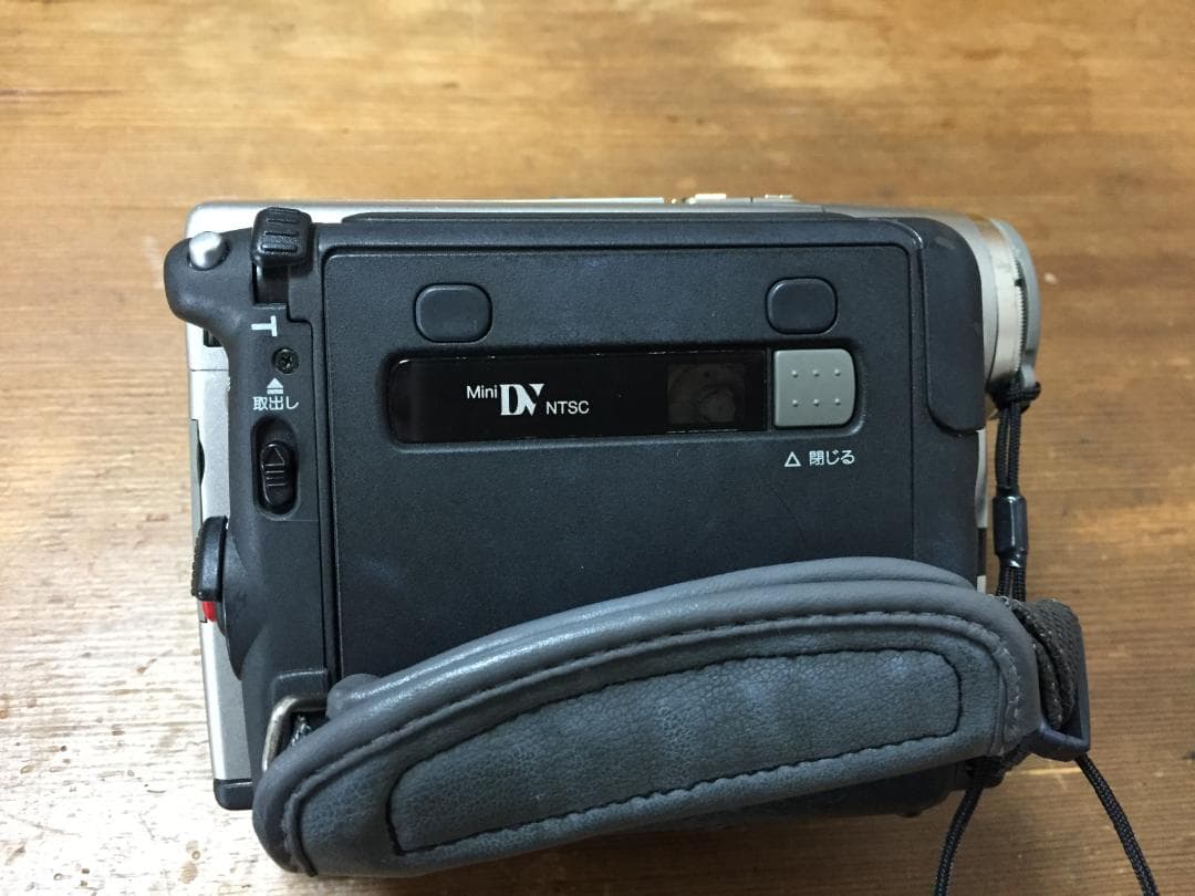 良品 撮影再生ダビングOK　Panasonic　NV-DS5　付属品あり　大画面