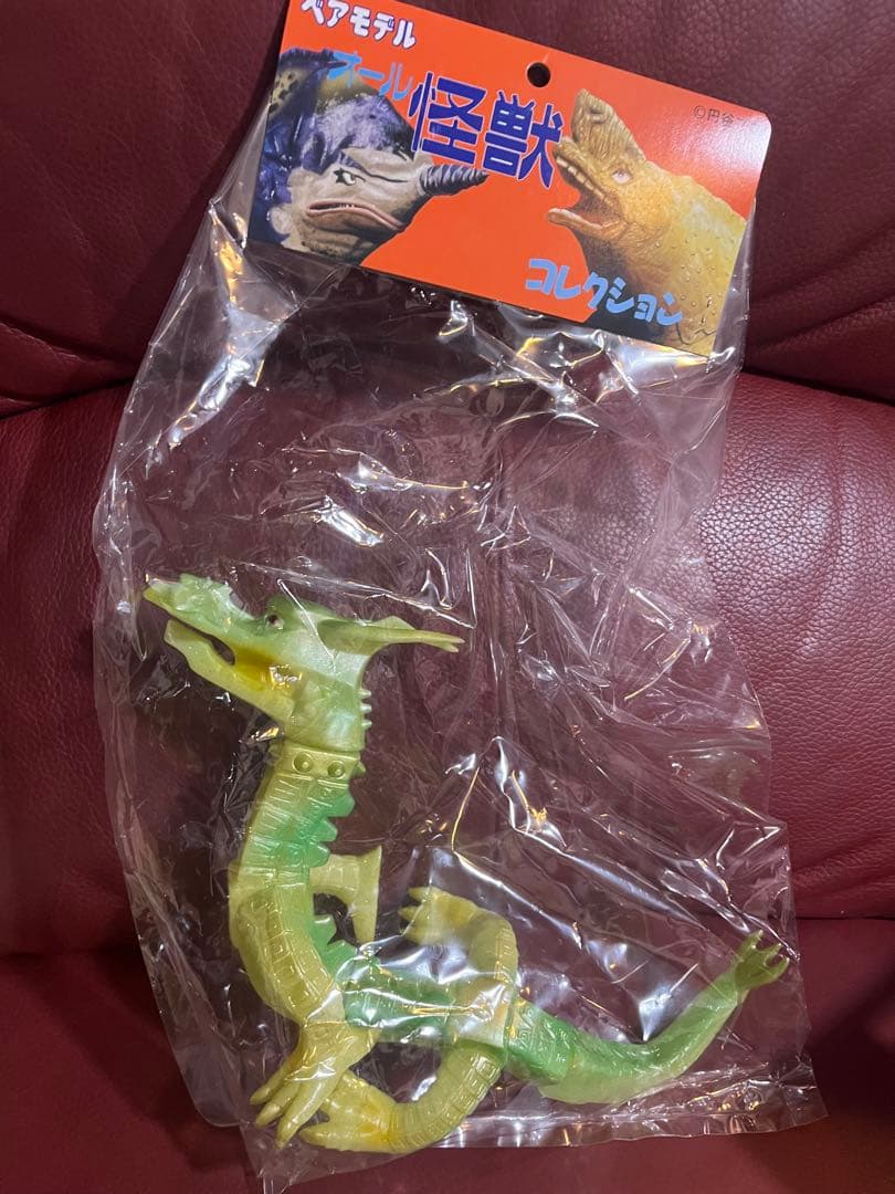 ベアモデル　オール怪獣コレクション　ナース　蓄光バージョン