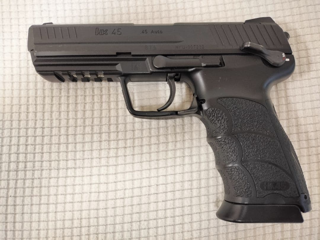 東京マルイ HK45 電動ガン 100連マガジン、バッテリー、充電器付