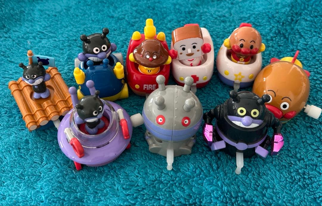 アンパンマン　トレイン　ガチャガチャ　だだんだん　バイキンメカ　繋げて遊べる