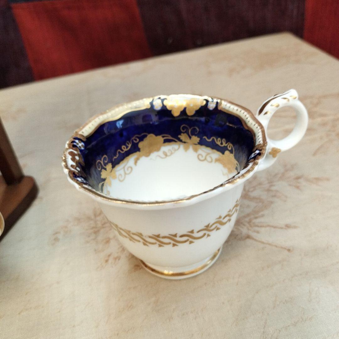 英国アンティーク　ティーカップ