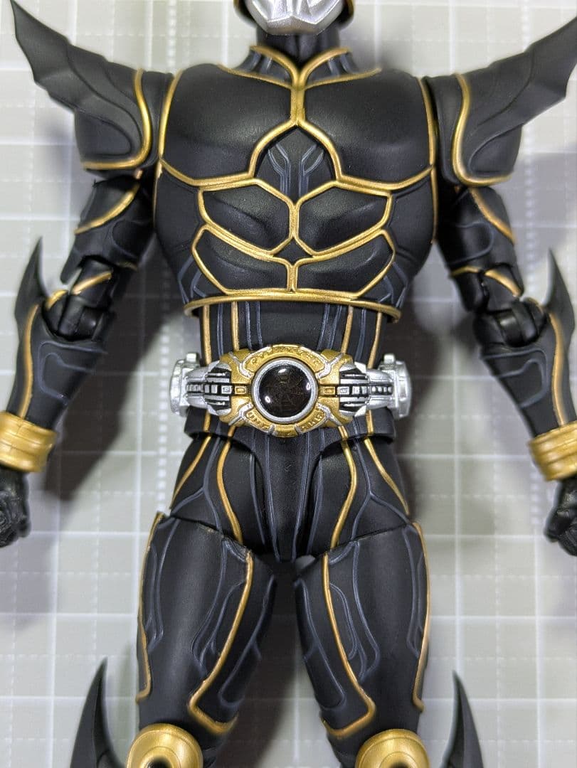 S.H.Figuarts 真骨彫製法　仮面ライダークウガ　アルティメットフォーム