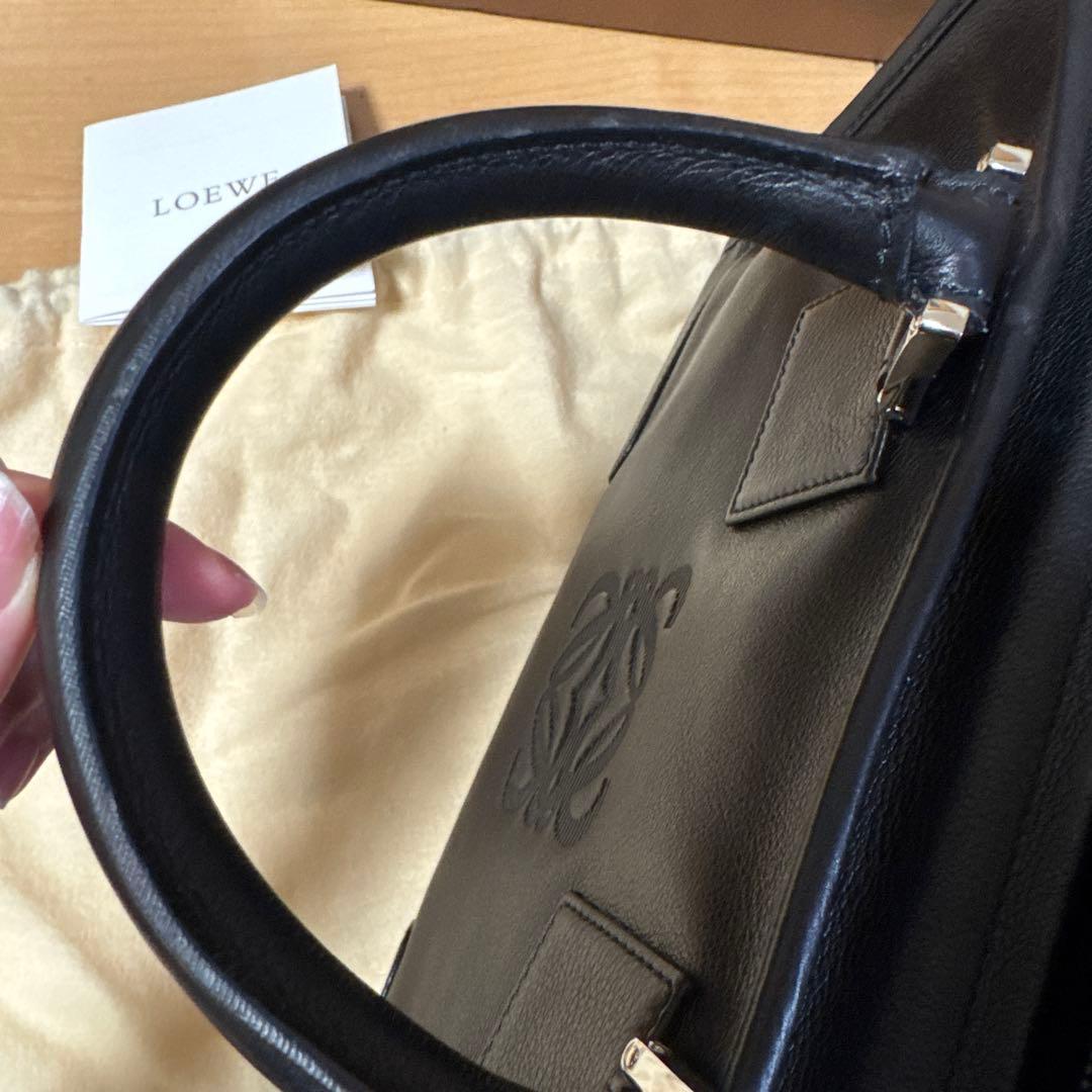 LOEWE ブラックレザー ハンドバッグ　ロエベ