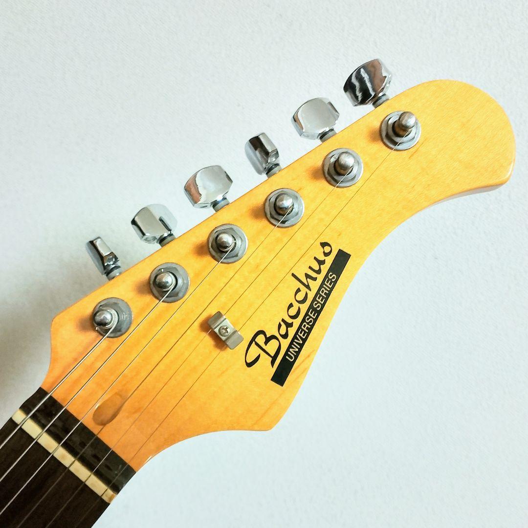 Bacchus　ストラトキャスタータイプ　エレキギター　弦は新品に交換済み！