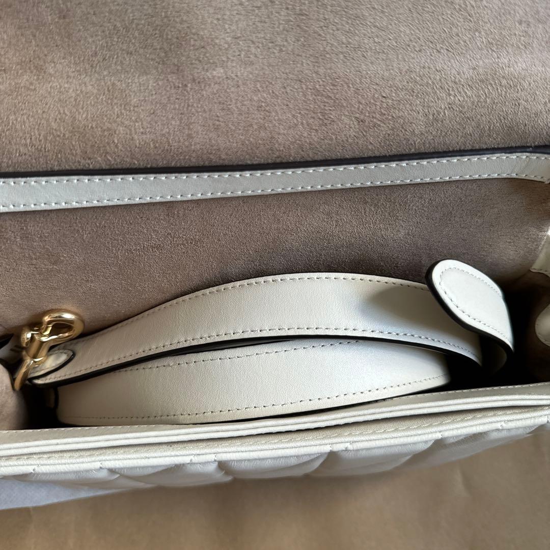 COACH アイボリー キルティング ショルダーバッグ【美品】