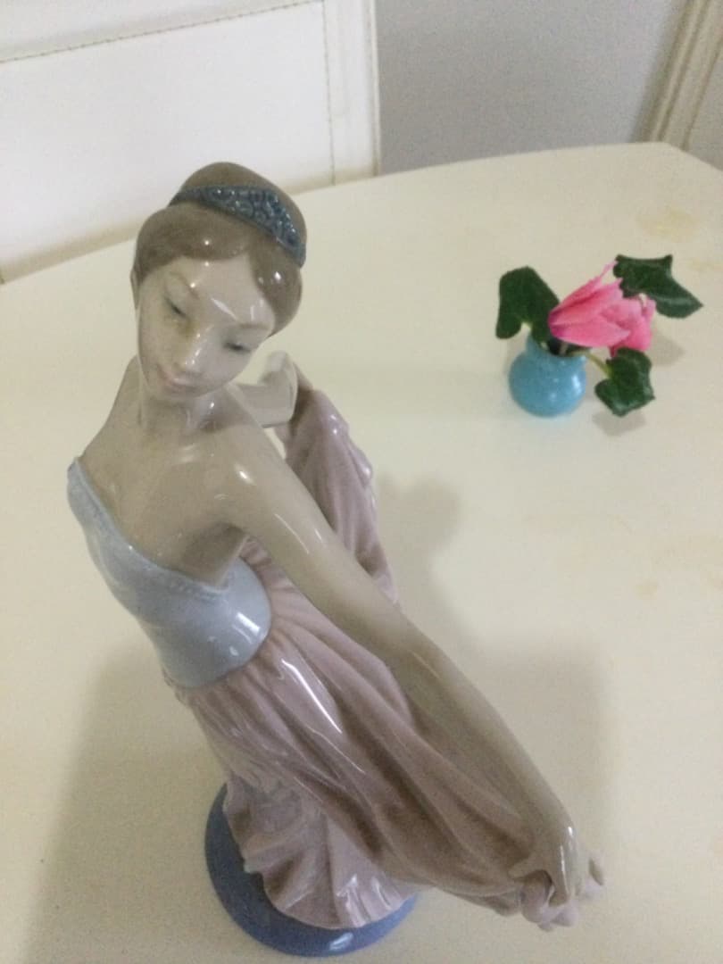 リヤドロ　ダンサー