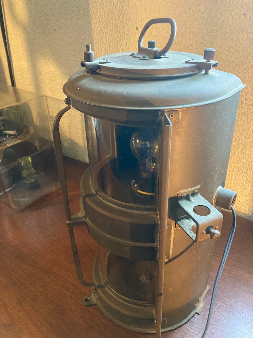 昭和レトロ　雰囲気抜群の大型船舶ランプです。サイズ直径23㎝ 高さ43㎝