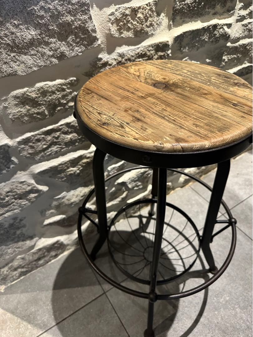 【BACCHUS STOOL】 バッカス スツール