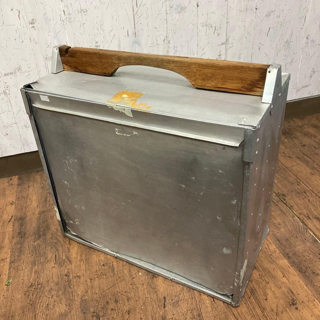 A-3 昭和レトロ アルミ製 出前箱 おかもち 4段 木製ハンドル キャンプ