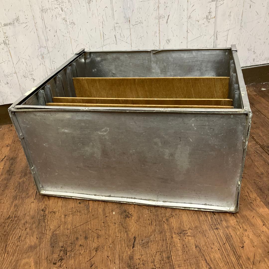 A-3 昭和レトロ アルミ製 出前箱 おかもち 4段 木製ハンドル キャンプ