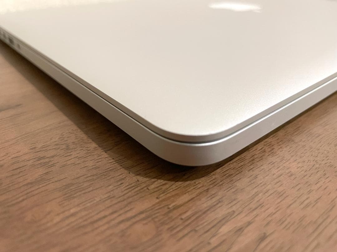 MacBook Pro 13\"　2015　i5　8GB　251GB