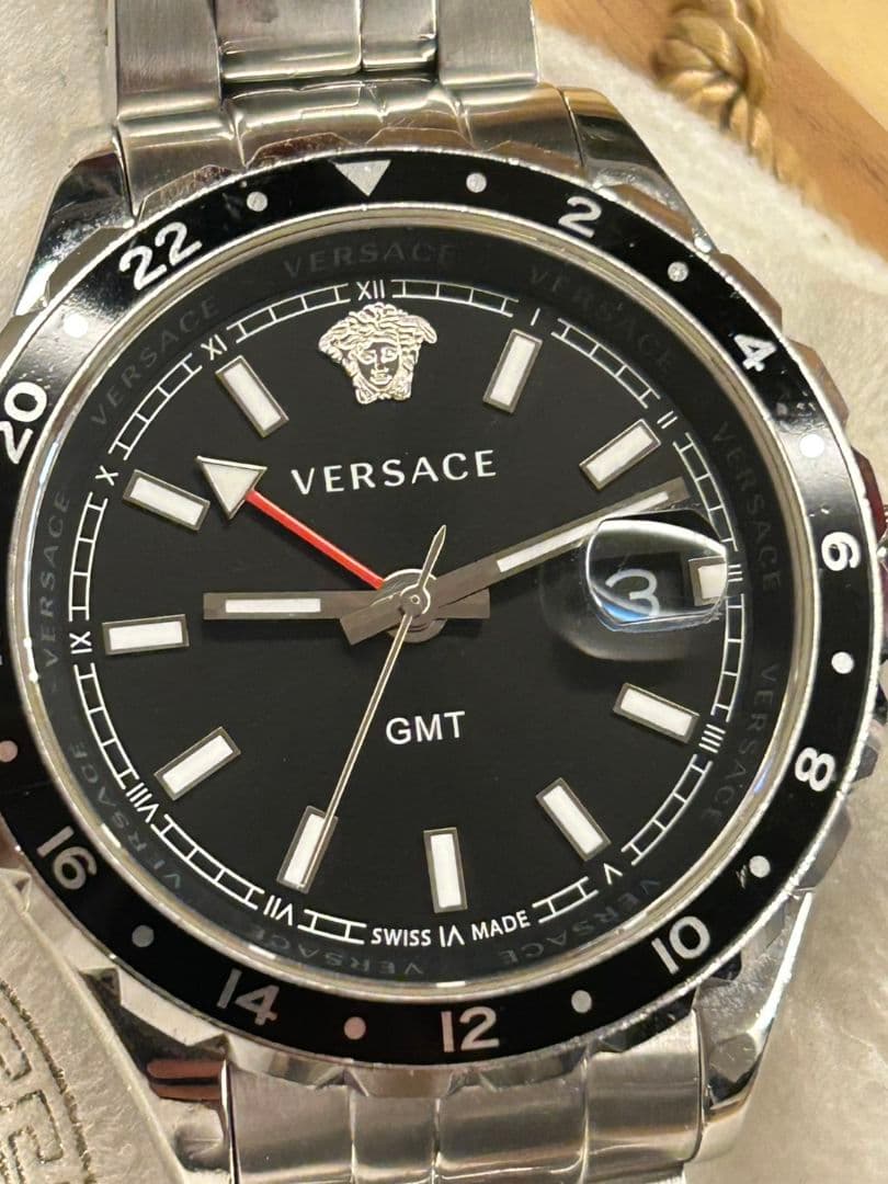 稼働品　VERSACE GMT 腕時計 ブラック　稼働　ヴェルサーチ　V11　黒