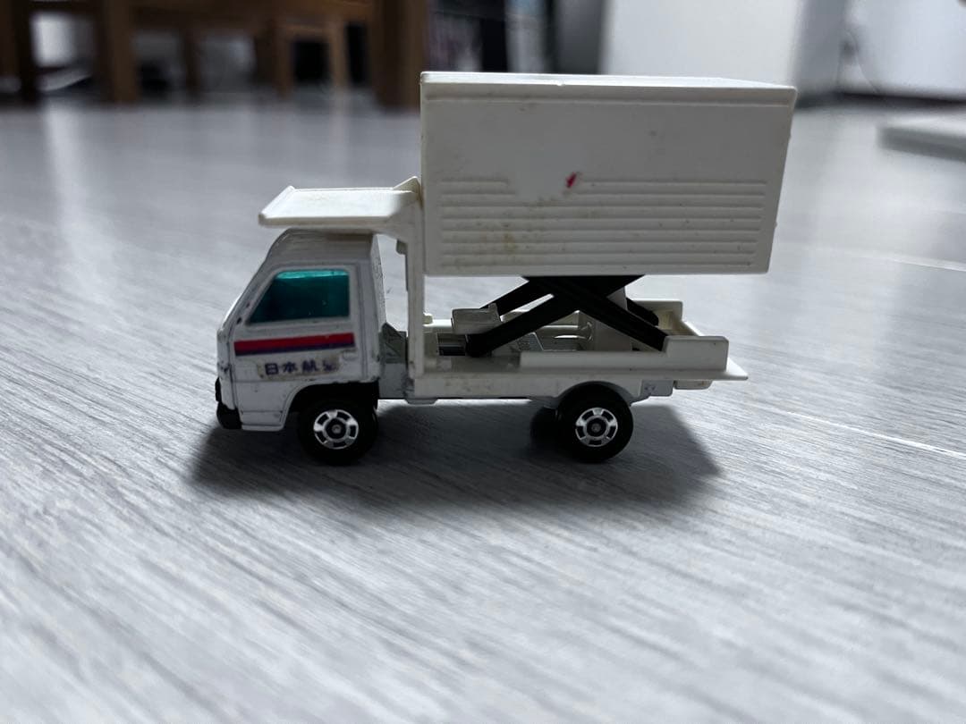 トミカ いすゞ エルフ 日本航空仕様