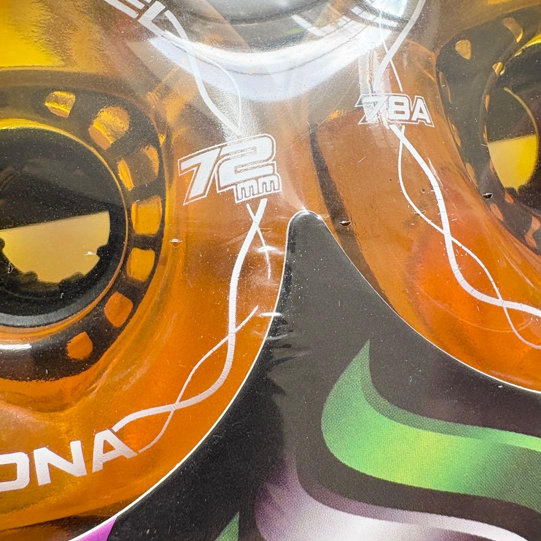 07☆新品 未開封☆ シャークウィール 72mm 78a クリアアンバー