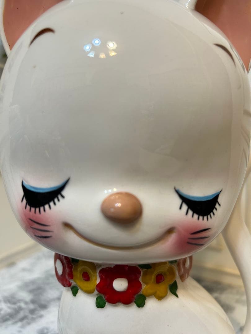 昭和レトロ　1970年代　内藤ルネ　陶器製貯金箱　お花の首飾りの白ネコさん