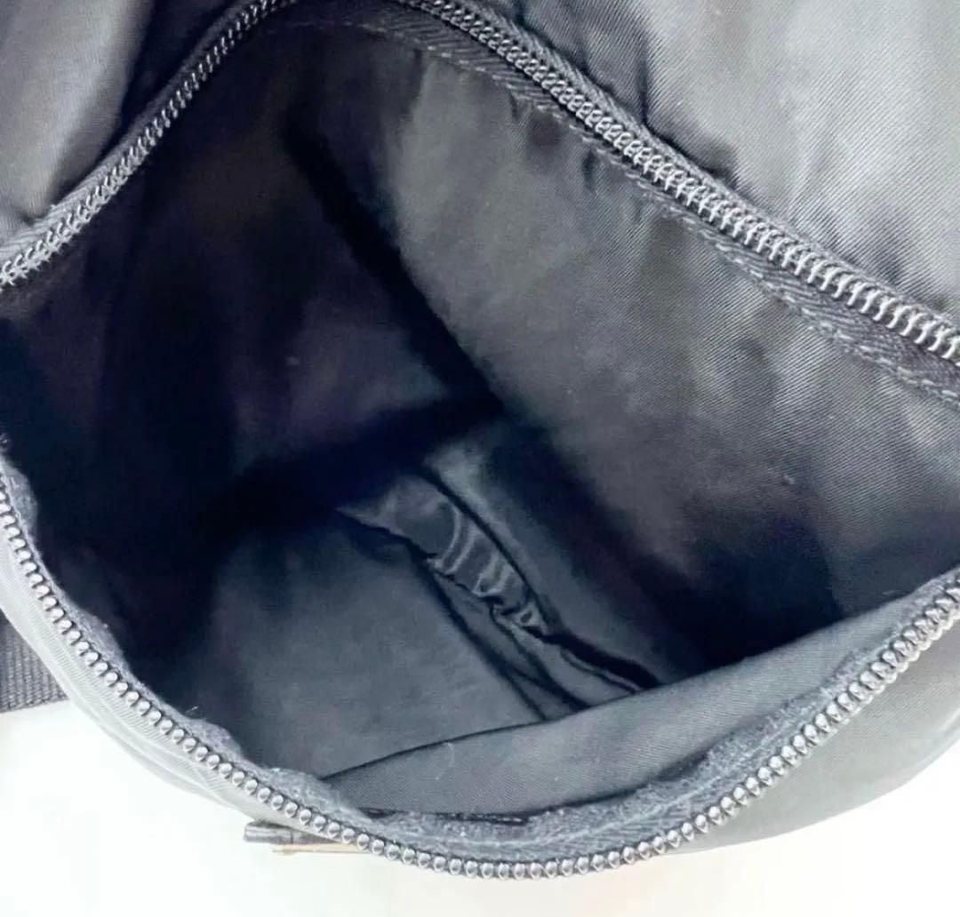 極美品PRADA テスート三角ロゴショルダーバッグ ブラック（未使用に近い）