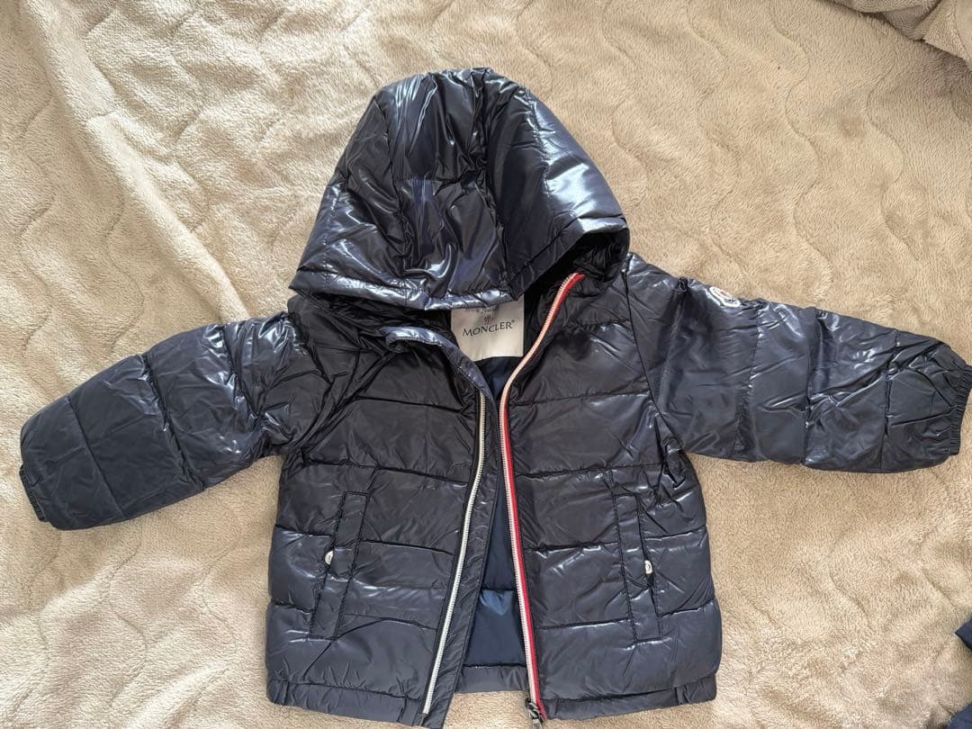 MONCLER黒のフード付きダウンジャケット 18/24 mesi